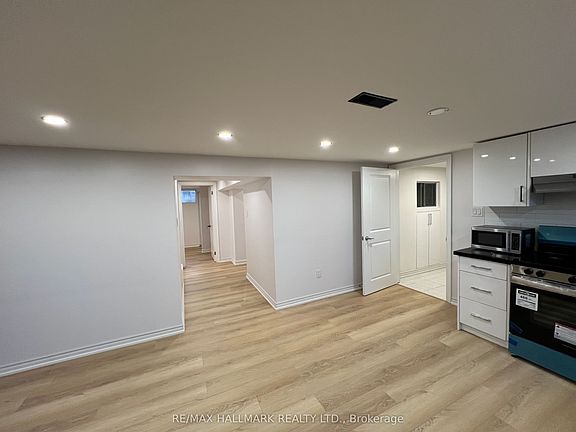 3rd image of 5 Marlbank Rd #Basement