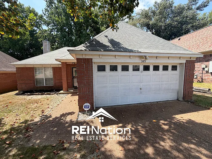 3815 Clarion Dr
