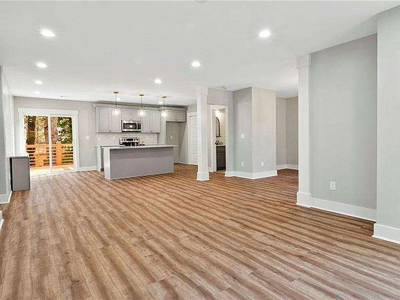 5th image of 1384 Epworth St SW