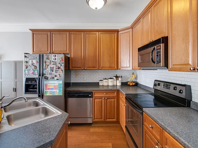 7031 Sunnywood Dr — Photo 5