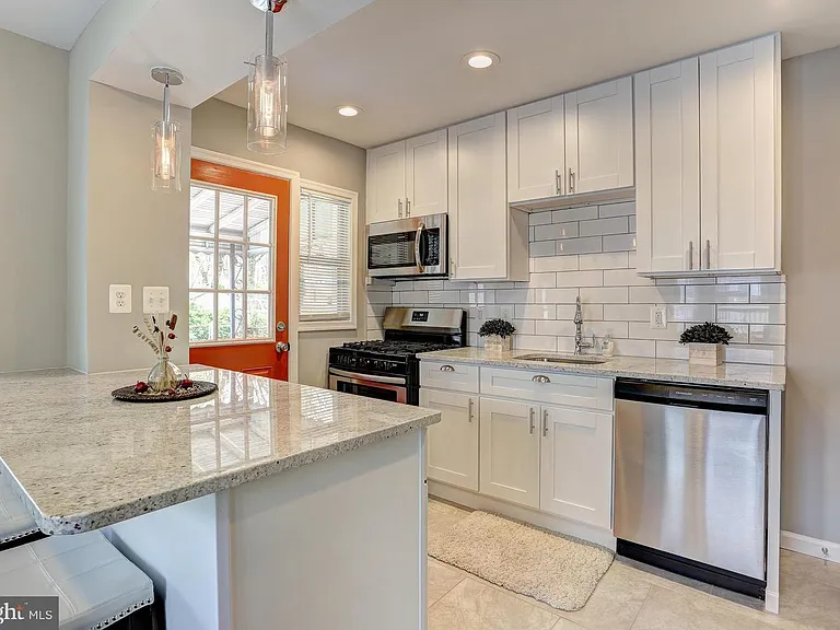 1115 N Marlyn Ave — Photo 1