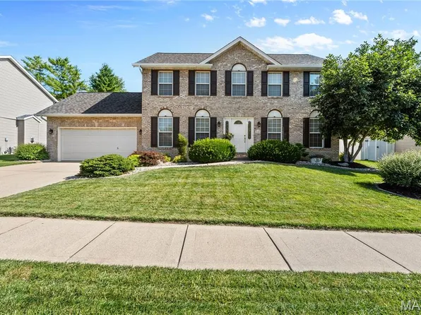 14 Grandbrook Blvd, Collinsville, IL 62234