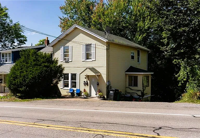 911 Perry Hwy #2 — Photo 3