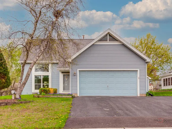 17362 W Dartmoor Dr, Grayslake, IL 60030