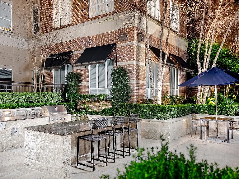 Grilling Area and Outdoor Dining