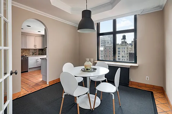 Sold by Stribling | media 2