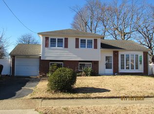 10 Ovington Dr, Hamilton, NJ 08620