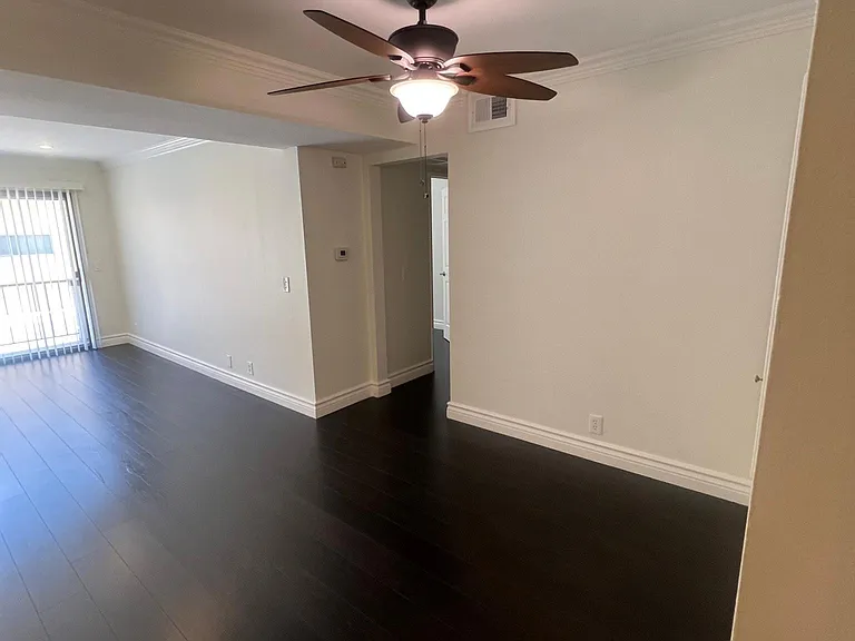 4307 Whitsett Ave #104 — Photo 9