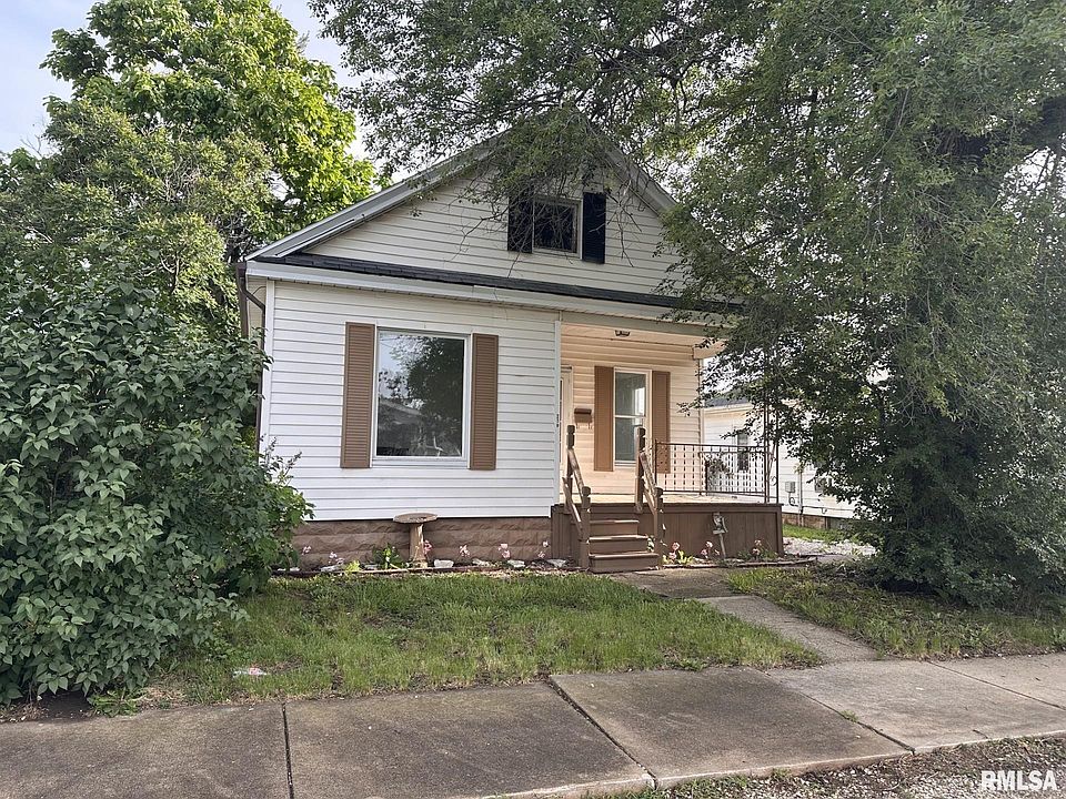 1st image of 210 Richards St