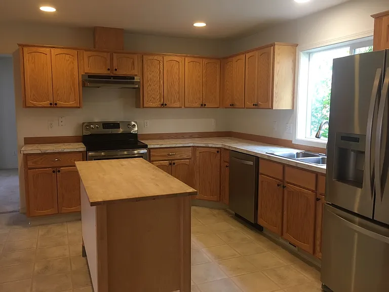 810 NW 18th Ave — Photo 8