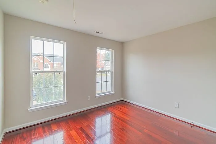 4057 Buckingham Dr — Photo 9