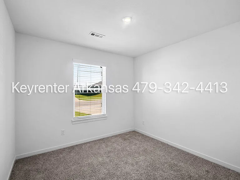 1071 Emerald St — Photo 21