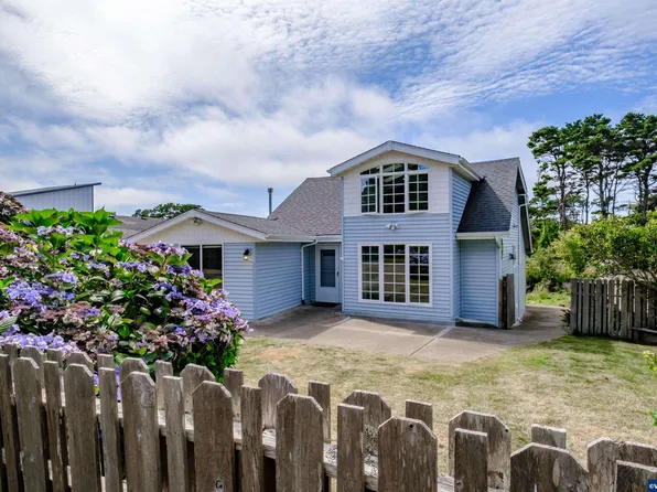 2163 NW Lee Ave, Lincoln City, OR 97367