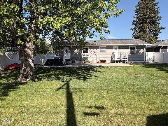 3rd image of 1537 4th Ave NE