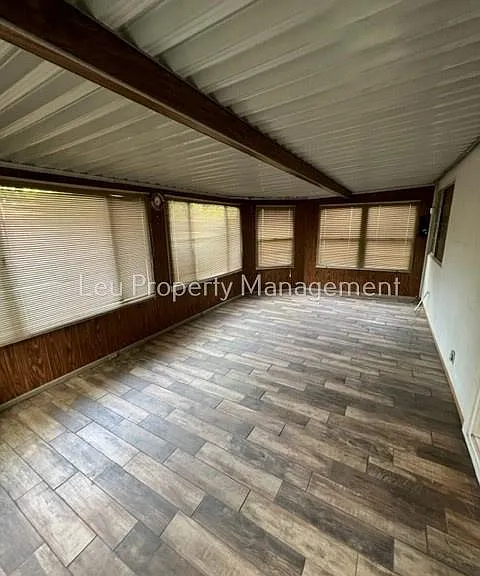 5720 Brett Dr — Photo 11