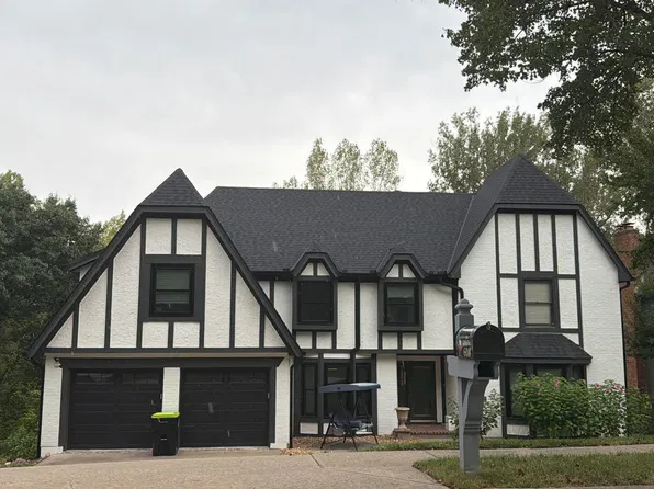 608 White Oak Ln, Kansas City, MO 64116