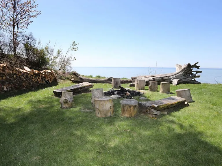 4455 N Lakeshore Dr — Photo 44