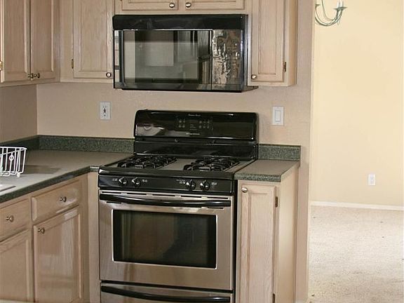 4th image of 8106 Camino Paisano NW