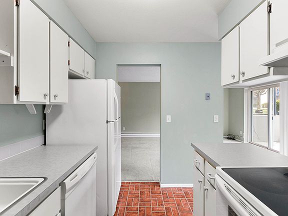 5th image of 307 N Raymond Rd APT 18