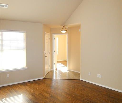 4th image of 620 Saddlehorn Dr