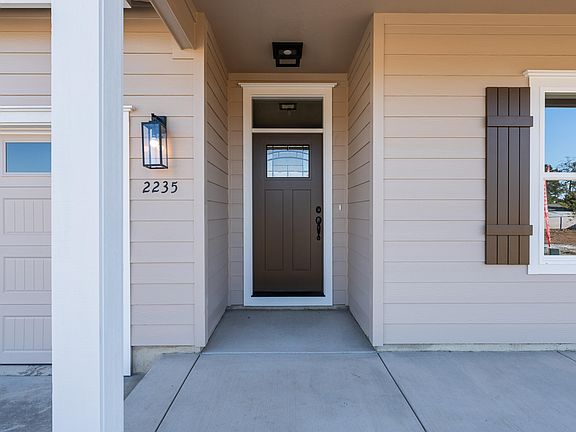 4th image of 2235 Piazza Dr