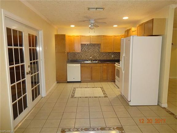 3rd image of 2538 SW 9th Ave