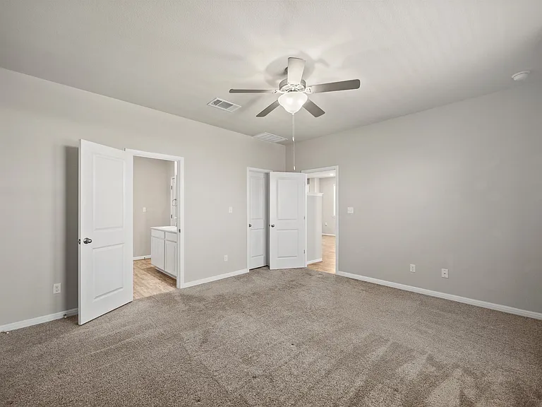 19004 Quebrada Dr — Photo 17