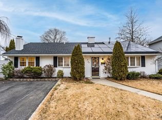 27 Fairfax Rd, Edison, NJ 08817