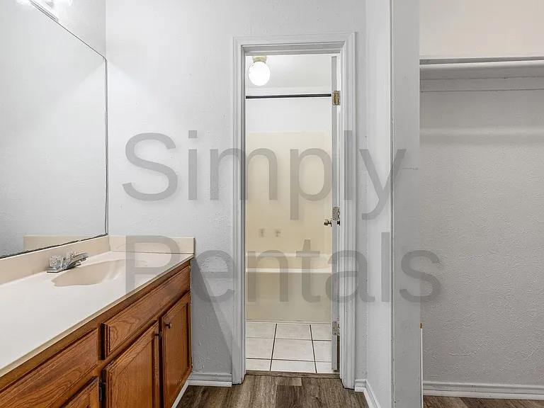 2504 Paul St — Photo 28
