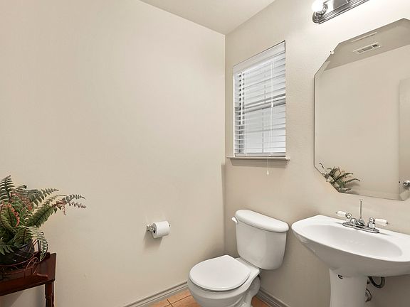 3rd image of 12621 Bay Ave
