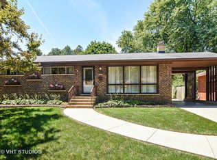 618 N Gibbons Ave, Arlington Heights, IL 60004