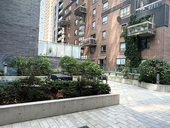 3rd image of 50 Wellesley St E #1906
