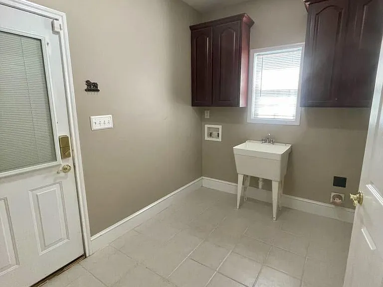 329 Arena Rd — Photo 8