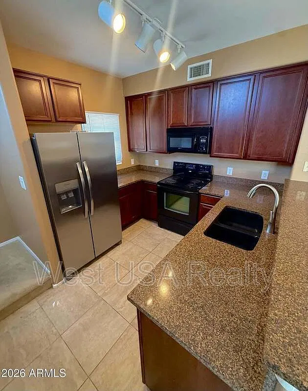 2 bed, 2.0 bath, 1187 sqft, $1,800 — Photo 2