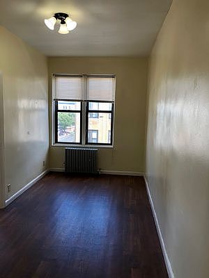5th image of 862 Wyckoff Ave #3L
