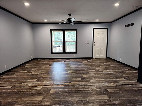 4th image of 473 Sewell Rd