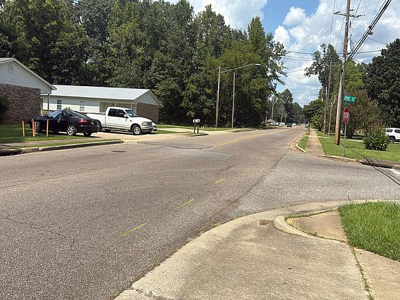 5th image of 2706 10th Ave