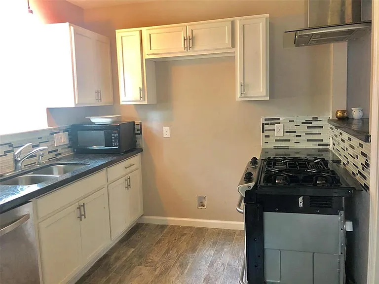 5002 Wayne St — Photo 9