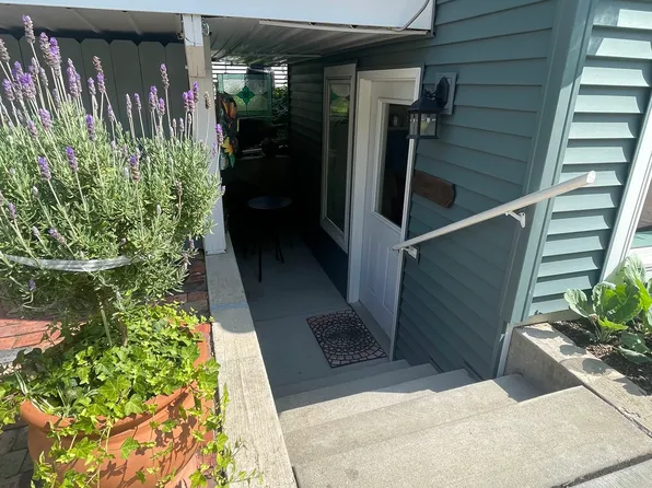 866 Terry Pl, Madison, WI 53711