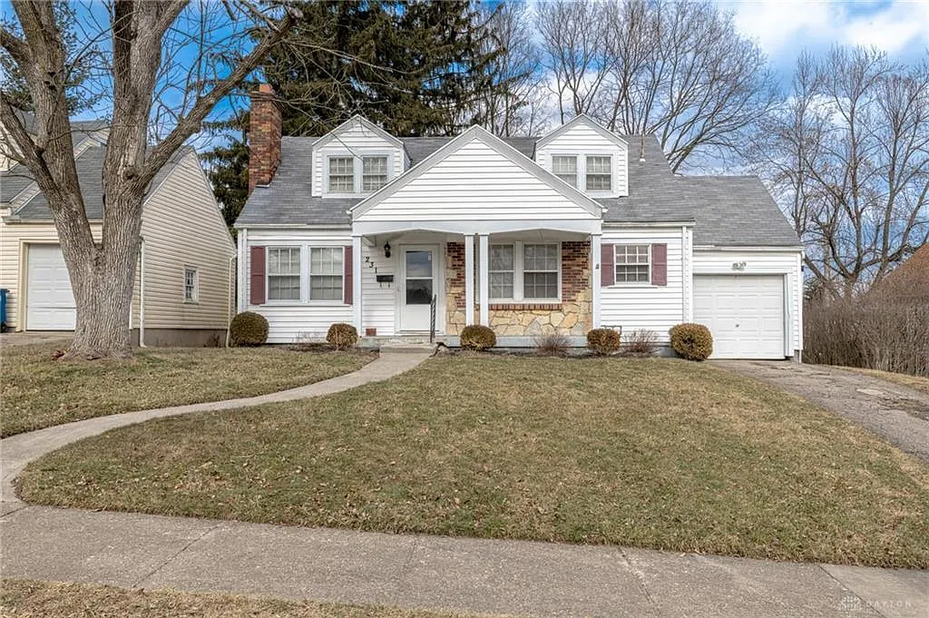 231 Ashwood Ave photo 1