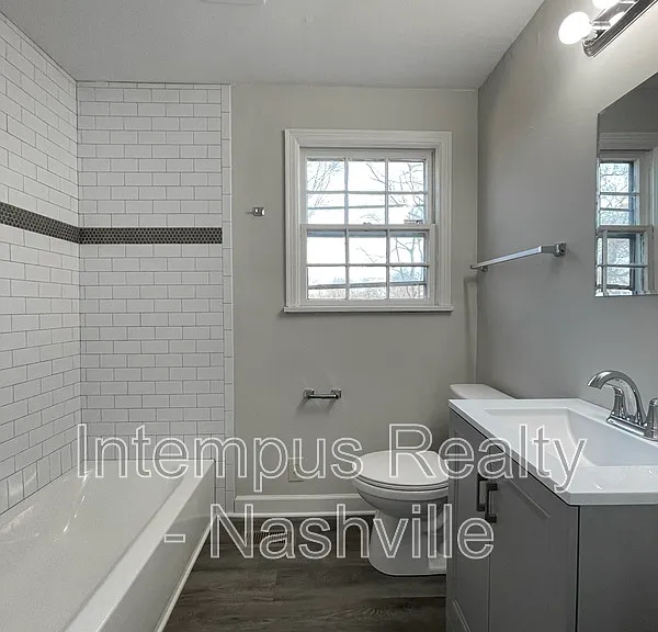 109 W Trinity Ln — Photo 15