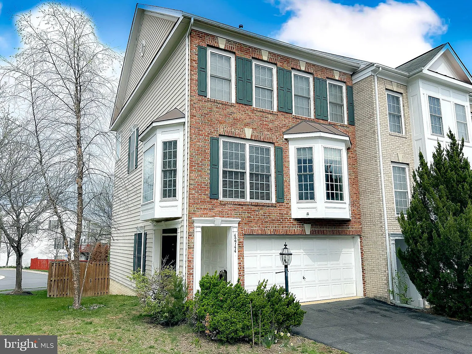 42744 Falls View Sq photo 1