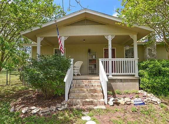 2nd image of 213 Crest Dr