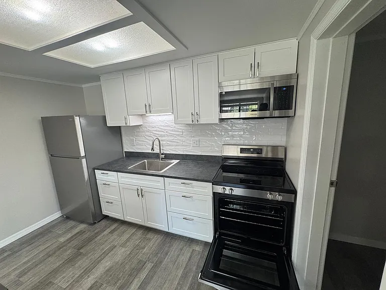 Sunrise Apartments — Photo 5
