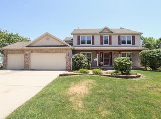 13 Conway Cir, Bloomington, IL
