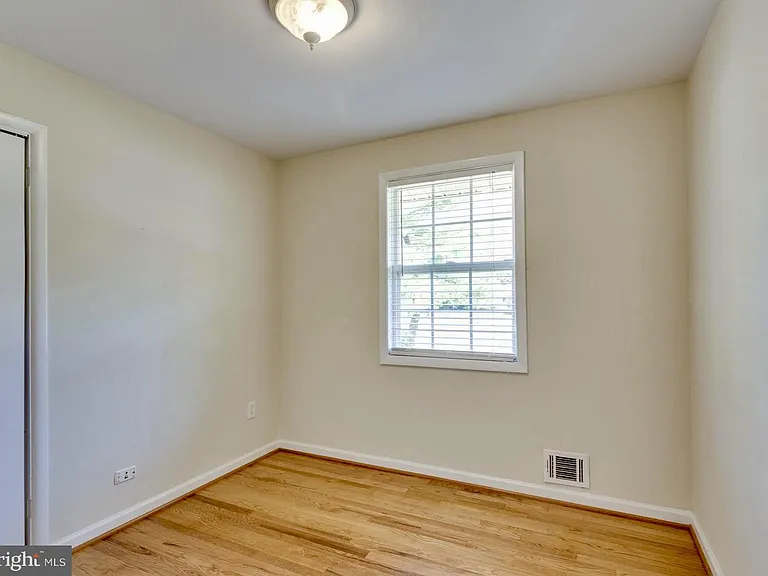 6014 Leewood Dr — Photo 9