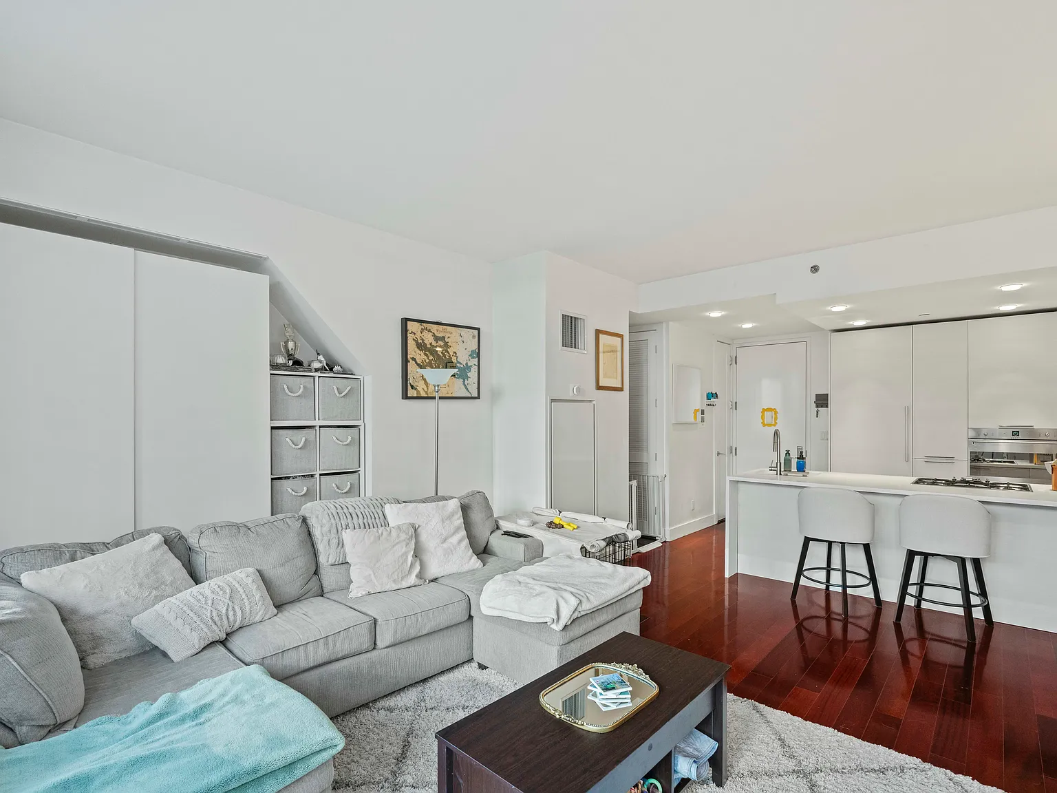 5-19 Borden Avenue — Photo 4