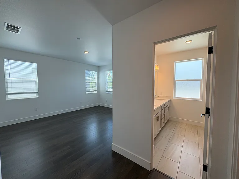 1609 Tecado Dr — Photo 17