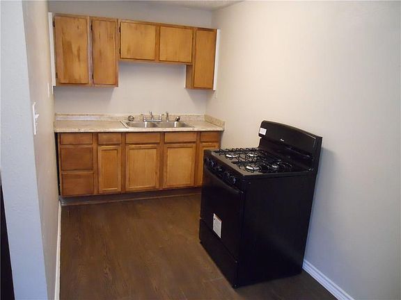 2nd image of 2205 NW 23rd St Unit B