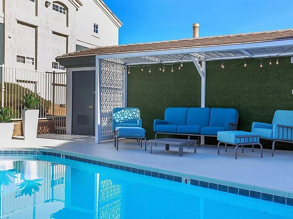 Harlow Apartments